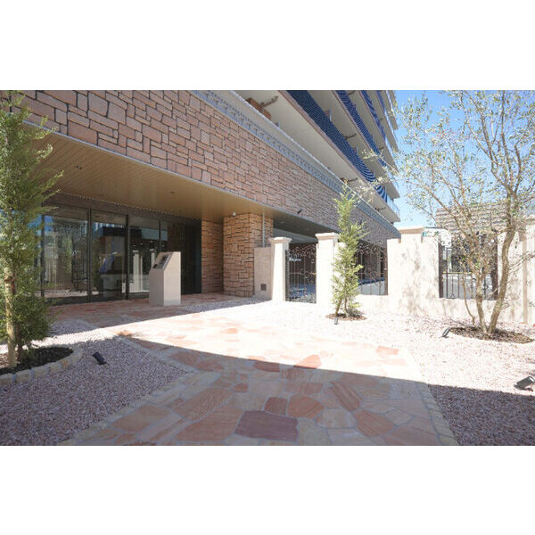 プレジオ三国EUROの駐車場