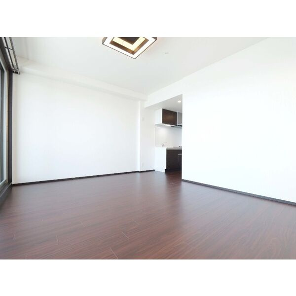 プレジオ三国EUROの居間・リビング