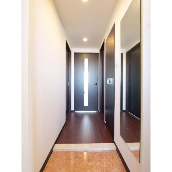 プレジオ三国EUROの玄関