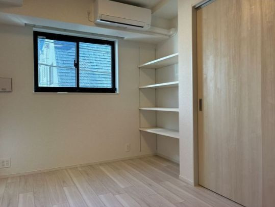 【寝室】La Perla 桜新町