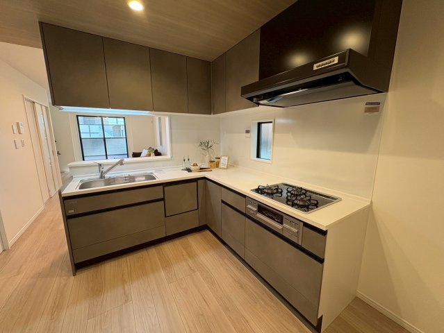 大黒町1丁目 新築戸建てのキッチン|お料理しやすいキッチンです