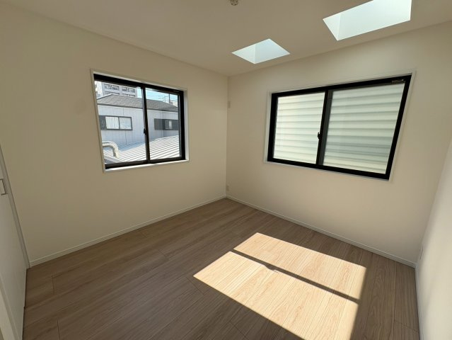 大黒町1丁目 新築戸建ての洋室|スタンダードな洋室です