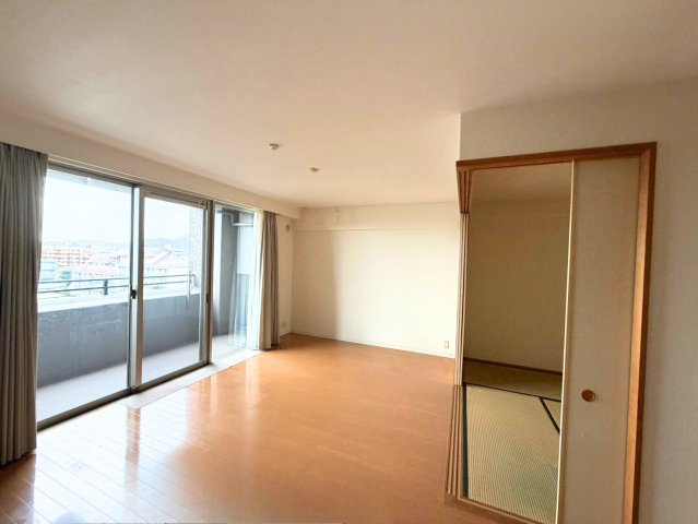 サーパス保田窪の居間・リビング