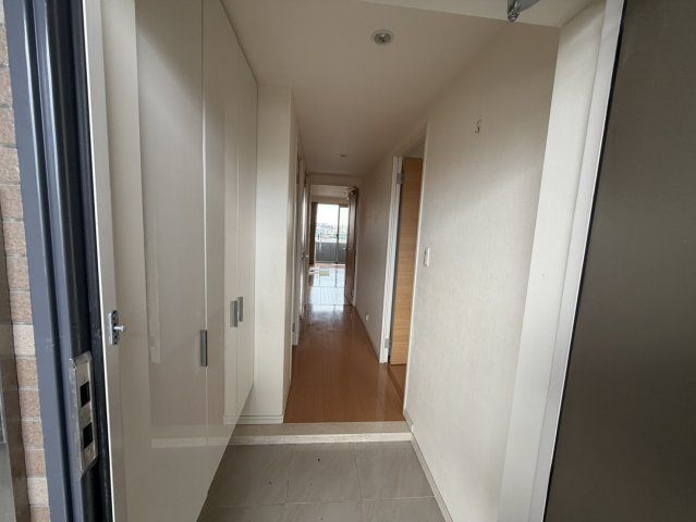 サーパス保田窪の玄関