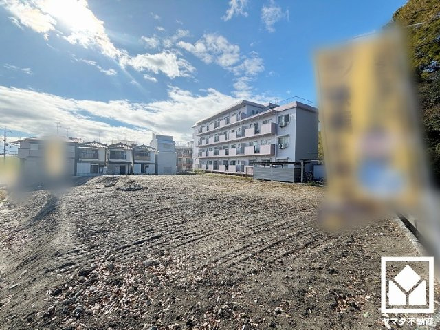 尼崎市東園田町1丁目　3期の外観|東側には猪名川が流れており、川沿いには遊歩道が整備されています。四季折々の美しい景色を楽しみながらお散歩やウォーキング・ジョギングなどの運動もできる住環境です。