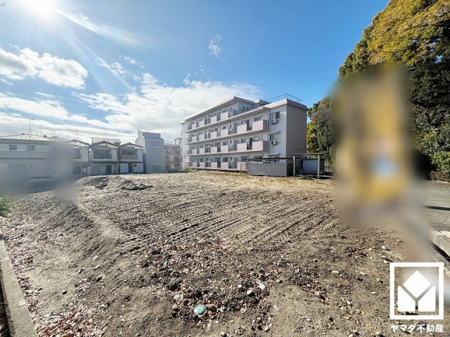 尼崎市東園田町1丁目　3期の外観|駐車スペース確保。玄関のそばで荷物の上げ下ろしができるので便利です。