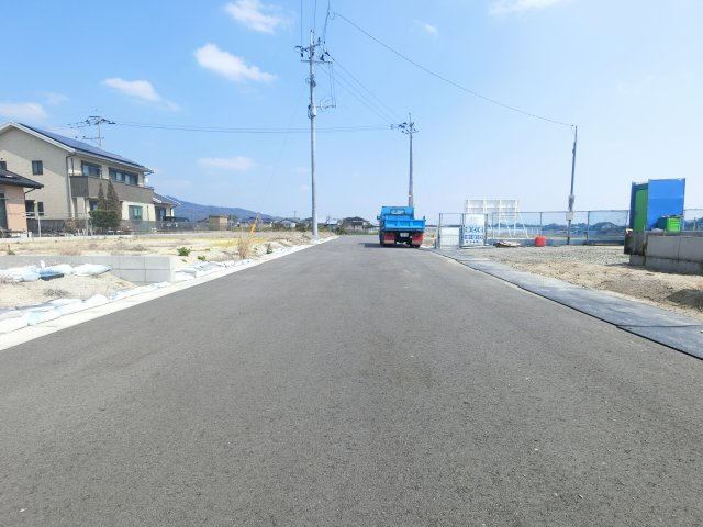 吉野ヶ里町三津６期の前面道路含む現地写真