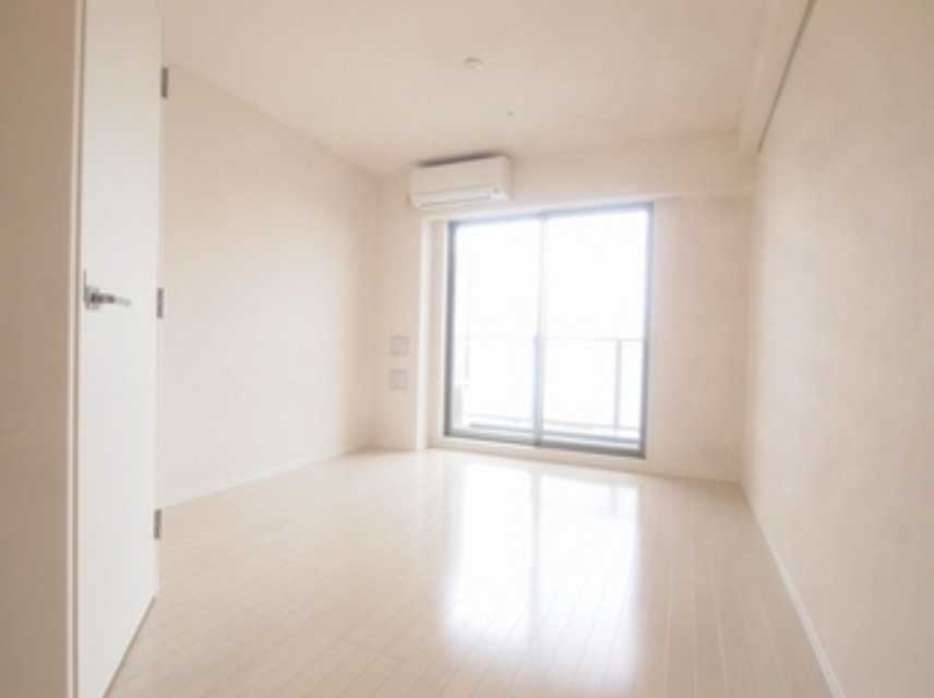 プライムメゾン早稲田　スーパー至近　高層階　ウォークインクロゼットの居間・リビング