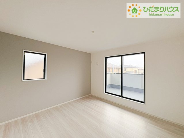 日立市東大沼町11期　新築戸建　5号棟の寝室|広めの主寝室は、ベッドの他にもパソコンデスクやドレッサーなども置けちゃいます(*^-^*)