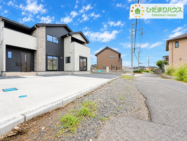 日立市東大沼町11期　新築戸建　5号棟の駐車場|マイホームなら駐車場代がかかりません。しかも、自宅の駐車場で洗車ができます！今までコイン洗車に行っていた手間も省けて、節約にもつながります(^^♪