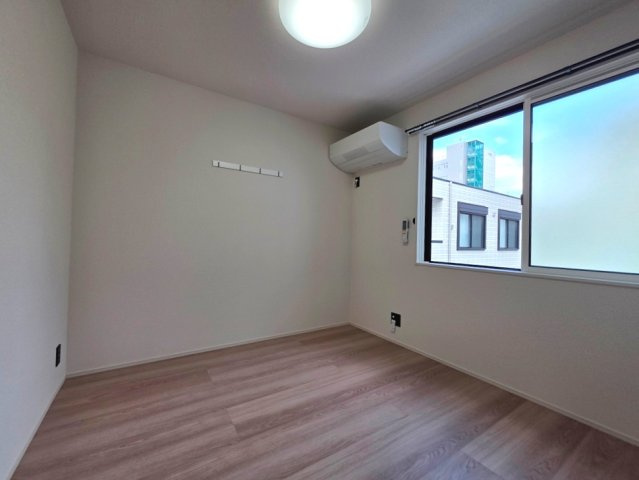 【洋室】 | Auspicious House | 同間取り別部屋の参考写真
