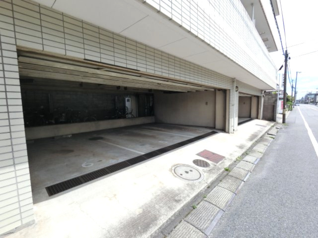 【駐車場】