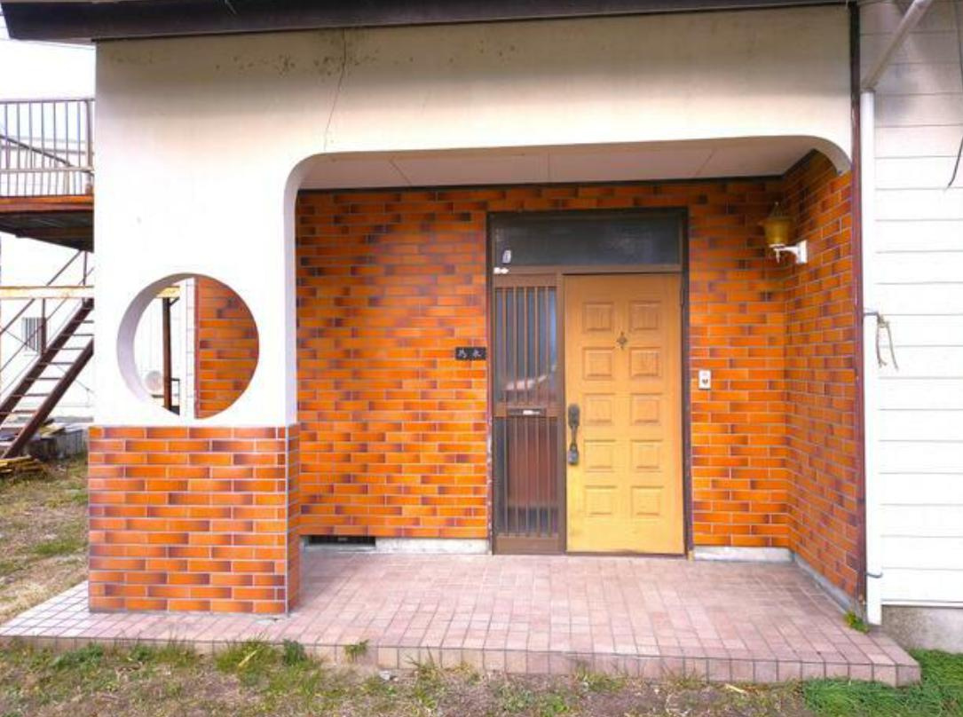 高萩市下手綱　中古戸建の玄関