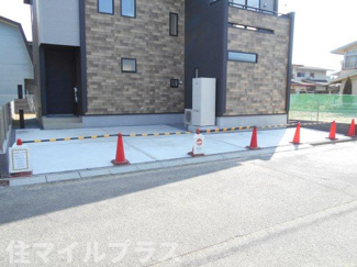 【駐車場】 | 郡山市安積町南長久保1丁目新築一戸建て1棟 | 駐車場に車を止められます