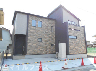 【外観】 | 郡山市安積町南長久保1丁目新築一戸建て1棟 | 外観は落ち着いています
