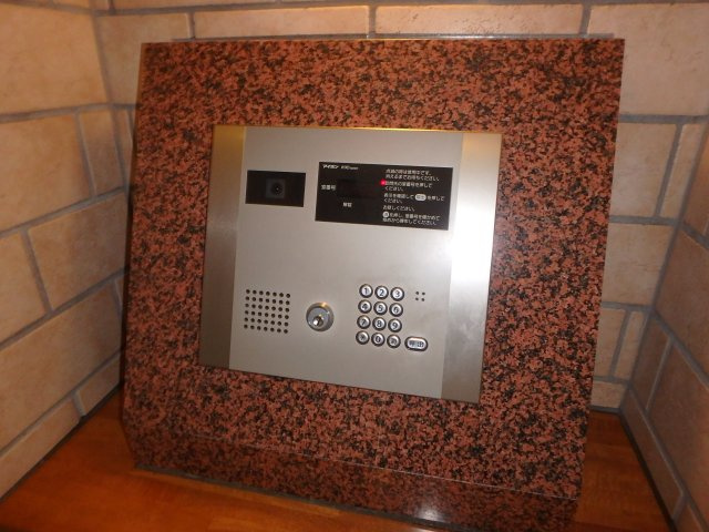 グランイーサ新丸子のエントランス