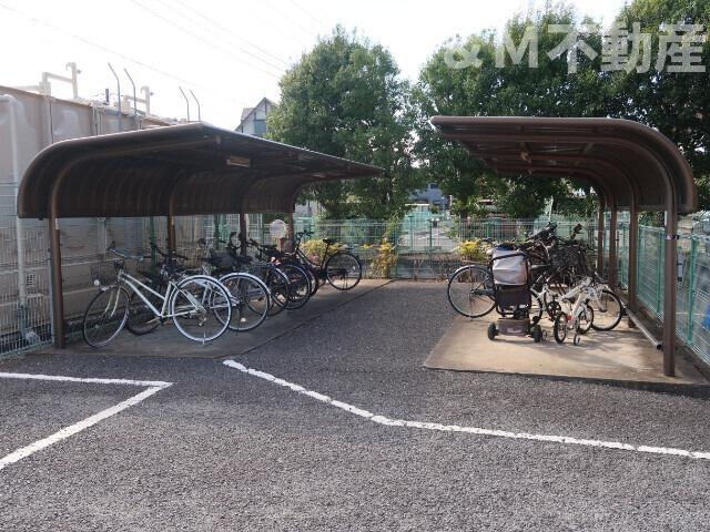 ストークマンションⅡの駐車場|駐車場に車を止められます