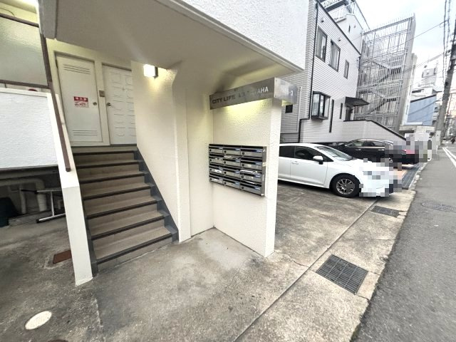 マンション 神戸市灘区高徳町３丁目のエントランス