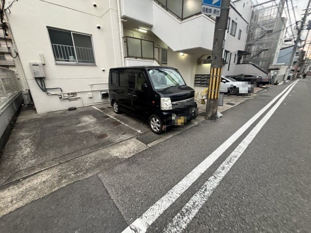 マンション 神戸市灘区高徳町３丁目の駐車場