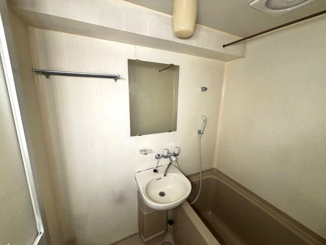 マンション 神戸市灘区高徳町３丁目の洗面所