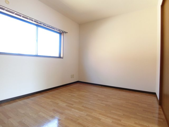 メゾネットＫの洋室