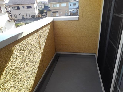 【バルコニー】 | パルティール　Ⅰ | 外からの目が気にならないバルコニーで洗濯物が干せます
