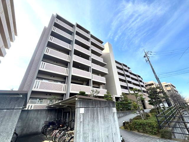 ローレルコート古市5番館の外観