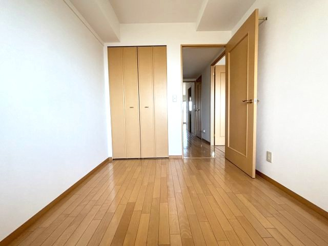 ローレルコート古市5番館の洋室