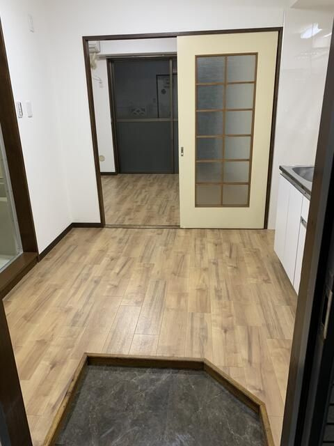 第一赤塚勝ハイツの玄関