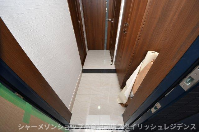 プレジデンス ざ 三萩野の玄関