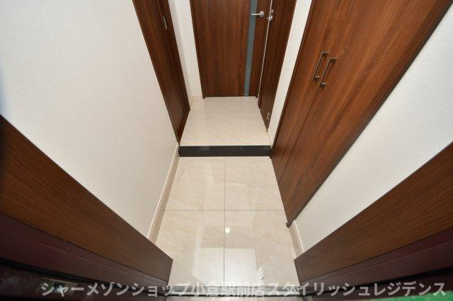 プレジデンス ざ 三萩野の玄関