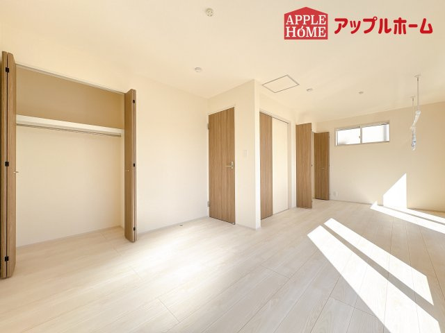 [新築住宅] 坂戸市花影町 2期 全5棟の洋室|２階居室は全室収納あり！たっぷりある収納活用でお部屋もキレイを保てます♪