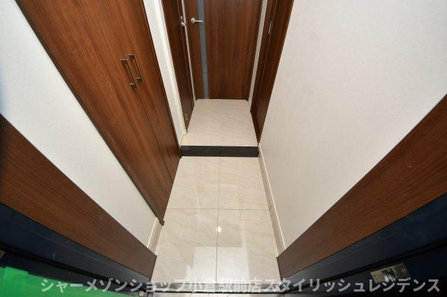 プレジデンス ざ 三萩野の玄関