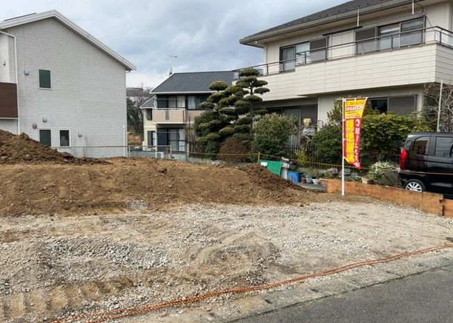 【設備】 | 敷地内には、散水栓や立水栓があります。水道水を直接利用できるため、水を運ぶ手間を省くことが出来ます。大量の水を必要とする洗車作業や清掃などに役立ちます。その他設備とあわせて、現地でご確認ください。