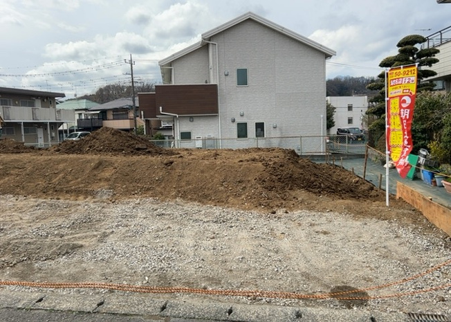【外観】 | 物件の詳細については、現地を見てわかること以外に、役所や法務局などで調べないとわからないことがあります。そのため、現地に行く場合は、もしこの物件を買ったらどのような生活ができるかをイメージしましょう。