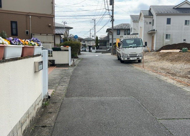 【展望】 | 桜や紅葉の名所に出かける人は多いと思いますが、家にいながら季節の移ろいを感じる生活を送りませんか？リビングや窓から見える景色が生活を彩るワンポイントに！現地から見える景色を堪能してみては如何でしょう。