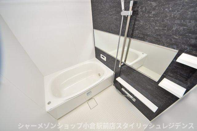 プレジデンス ざ 三萩野の浴室