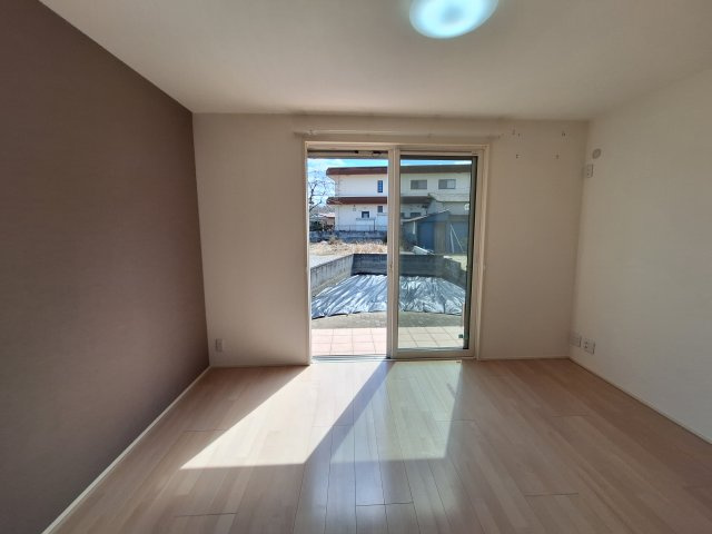 高崎市吉井町下長根中古住宅の洋室|現地撮影