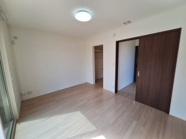 高崎市吉井町下長根中古住宅の洋室|現地撮影
