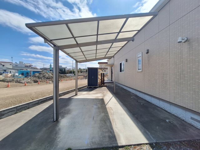 高崎市吉井町下長根中古住宅のその他|現地撮影 カーポート