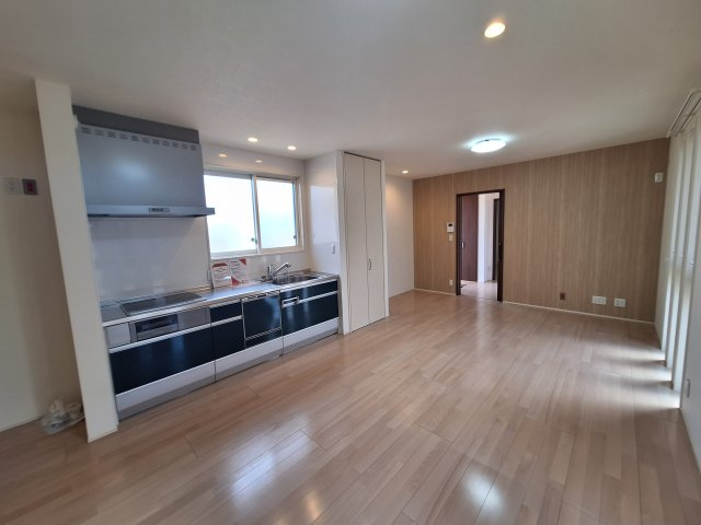 高崎市吉井町下長根中古住宅の居間・リビング|現地撮影