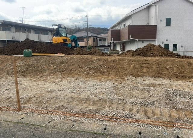 【設備】 | 敷地内には、散水栓や立水栓があります。水道水を直接利用できるため、水を運ぶ手間を省くことが出来ます。大量の水を必要とする洗車作業や清掃などに役立ちます。その他設備とあわせて、現地でご確認ください。