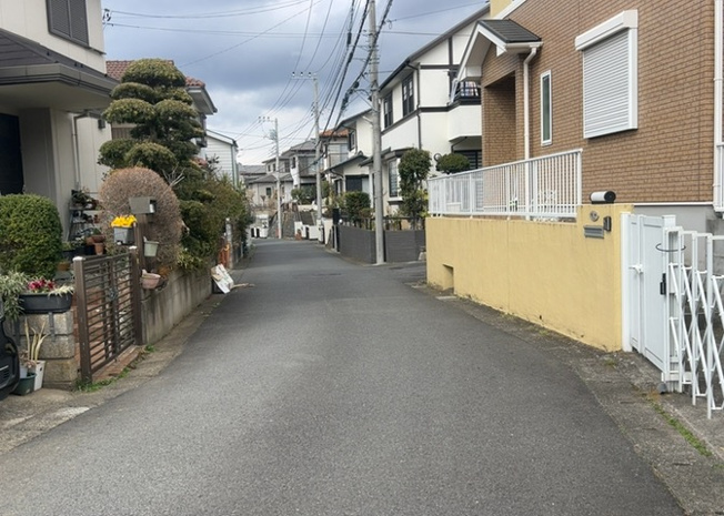 【展望】 | 眺望を気にして物件を探す場合、前面に建物が建っていないか現地で確認しましょう！前面に建物があると景色はもちろん、日当たりや風通しにも影響が出てきます。住んだ時のことを想像しながら現地見学をしましょう。