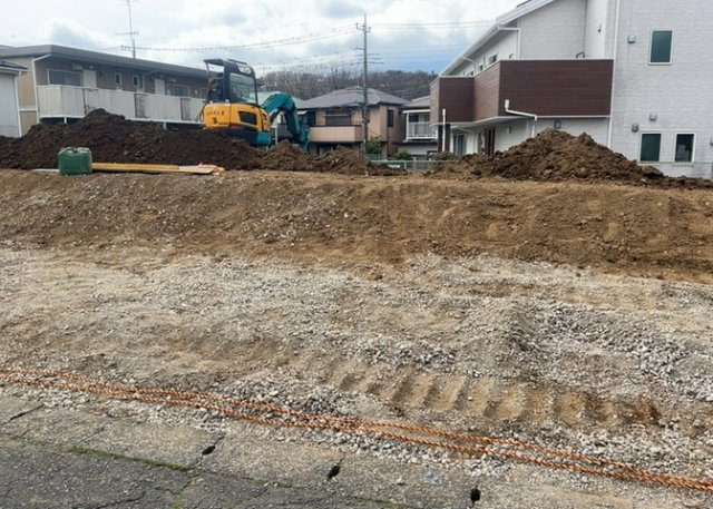 【駐車場】 | 駐車場と明記されていても、最小スペースでつくられた駐車場だと大型車は駐車できなかったり、出入りしにくくなったりする可能性があります。お車のサイズと購入したい物件の駐車場のサイズを現地で確認しましょう。