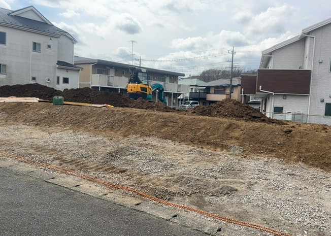 【庭】 | 庭があることでガーデニングや家庭菜園はもちろん、こどもの遊び場やペットを放して遊ぶことができます。また、家の周囲に余裕があるということです。隣地との間があれば、十分な日当たりと、風通しが確保できます。