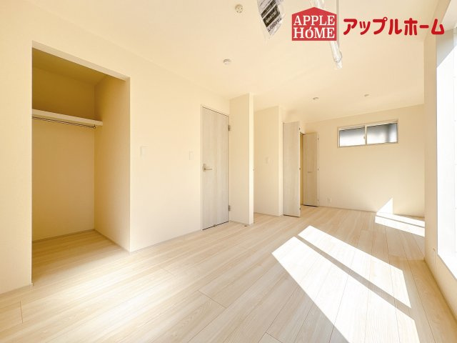 [新築住宅] 坂戸市花影町 2期 全5棟の洋室|２階居室は全室収納あり！たっぷりある収納活用でお部屋もキレイを保てます♪