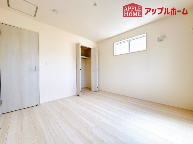 [新築住宅] 坂戸市花影町 2期 全5棟の洋室|２階居室は全室収納あり！たっぷりある収納活用でお部屋もキレイを保てます♪