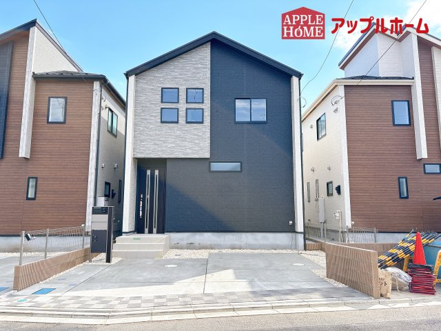 [新築住宅] 坂戸市花影町 2期 全5棟の外観|周辺環境にも恵まれた好立地☆日当たり良好×子育てしやすい環境です！いつでもお気軽にお問合せOKです！TEL「0120-466263」