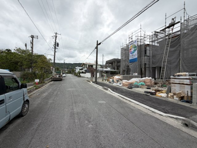 【前面道路含む現地写真】 | 南城市佐敷新開1番（全3棟） | ※南東側公道12m♪