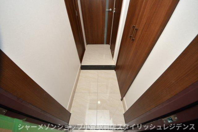 プレジデンス ざ 三萩野の玄関